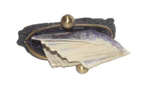 95C6-1450357649_purse_with_cash_shutterstock.jpg
