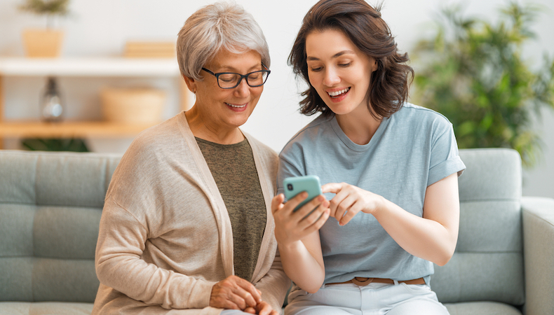 Top tips for using technology to support parents and carers.jpg 1