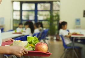 F481-1440658817_school-lunch_resized.jpg